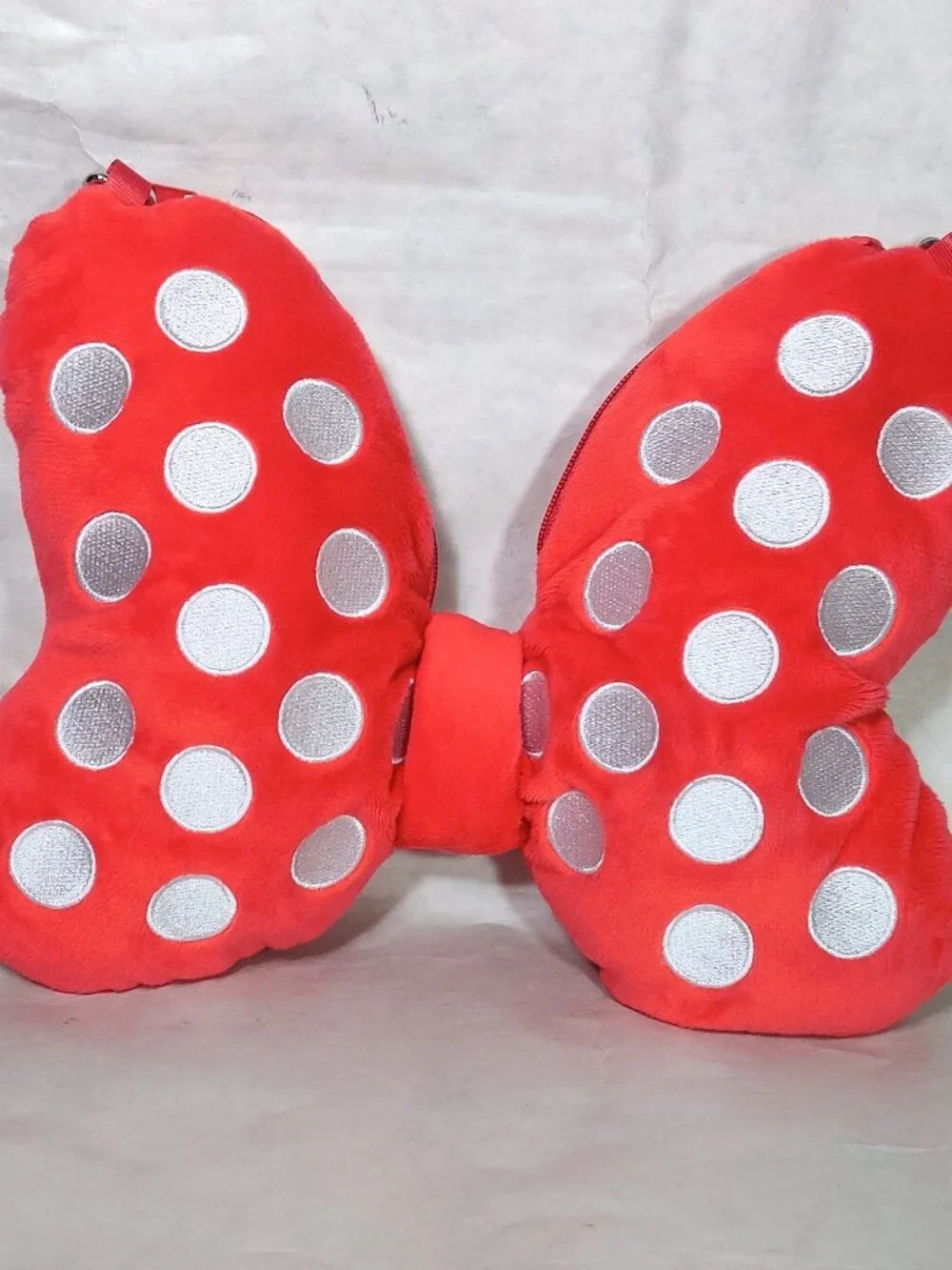 Harvey's Minnie Mouse Plush Bow Crossbody Bag Purse Disney Polka Dot Disney 2021